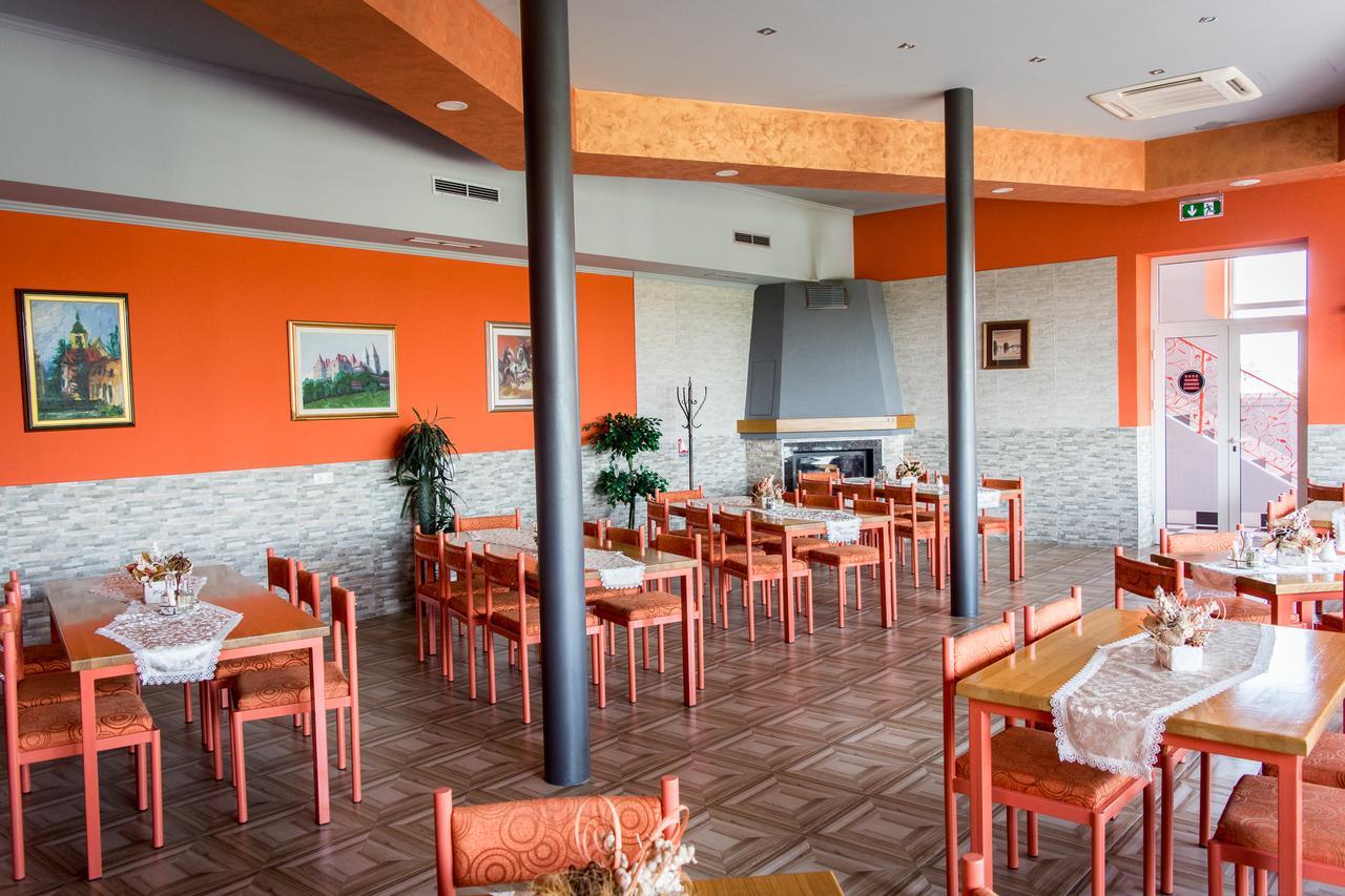 Bed And Breakfast Turist Staro Petrovo Selo Ngoại thất bức ảnh